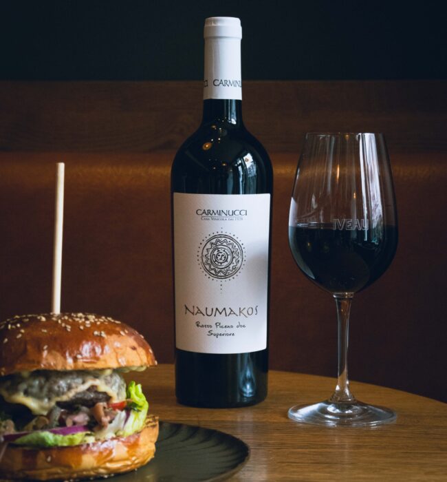 @Thomaskiekt - Iveau burgers & wijnbar - webzise-28